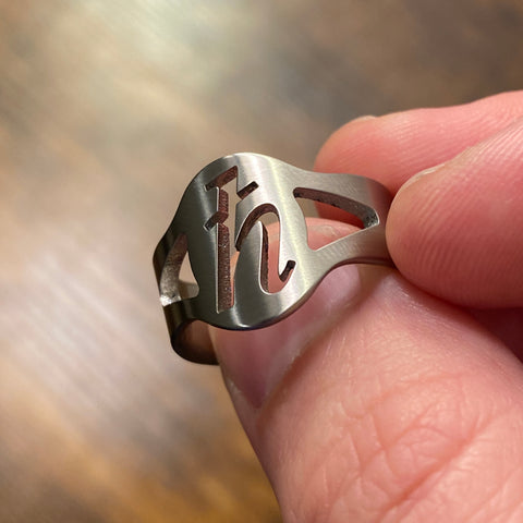 Hedara Signet | Titanium Ring